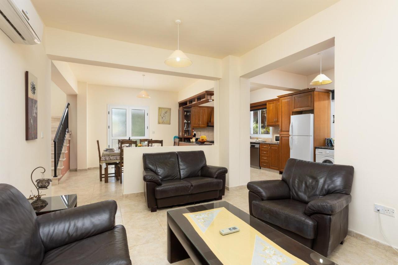 Villa Kleopatra Пафос Экстерьер фото
