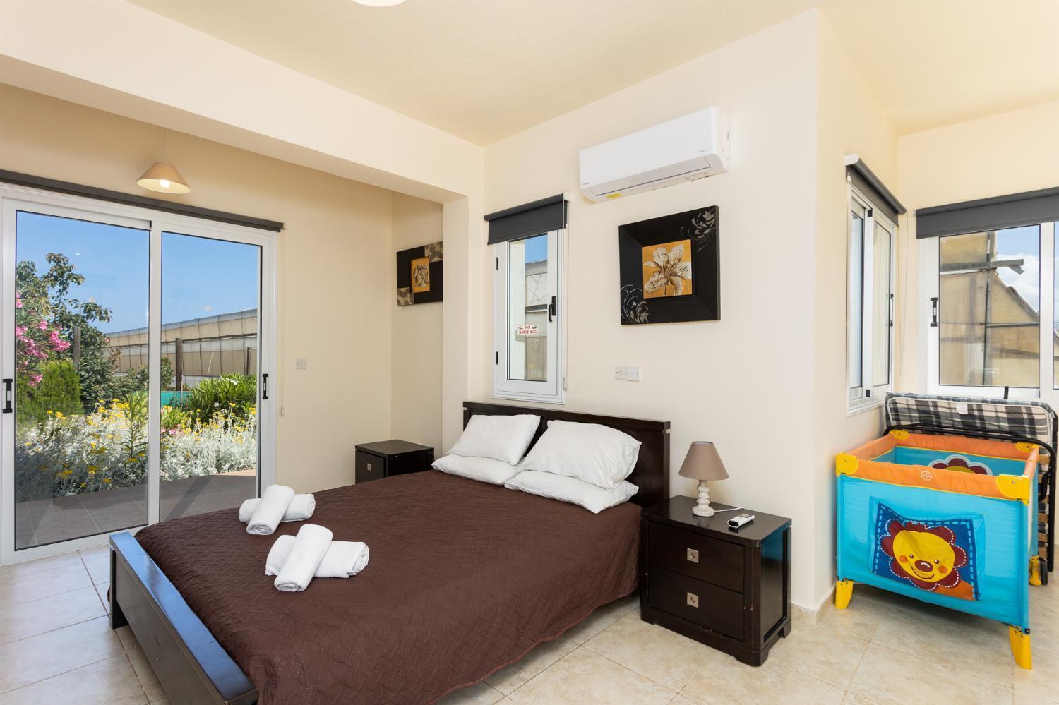 Villa Kleopatra Пафос Экстерьер фото