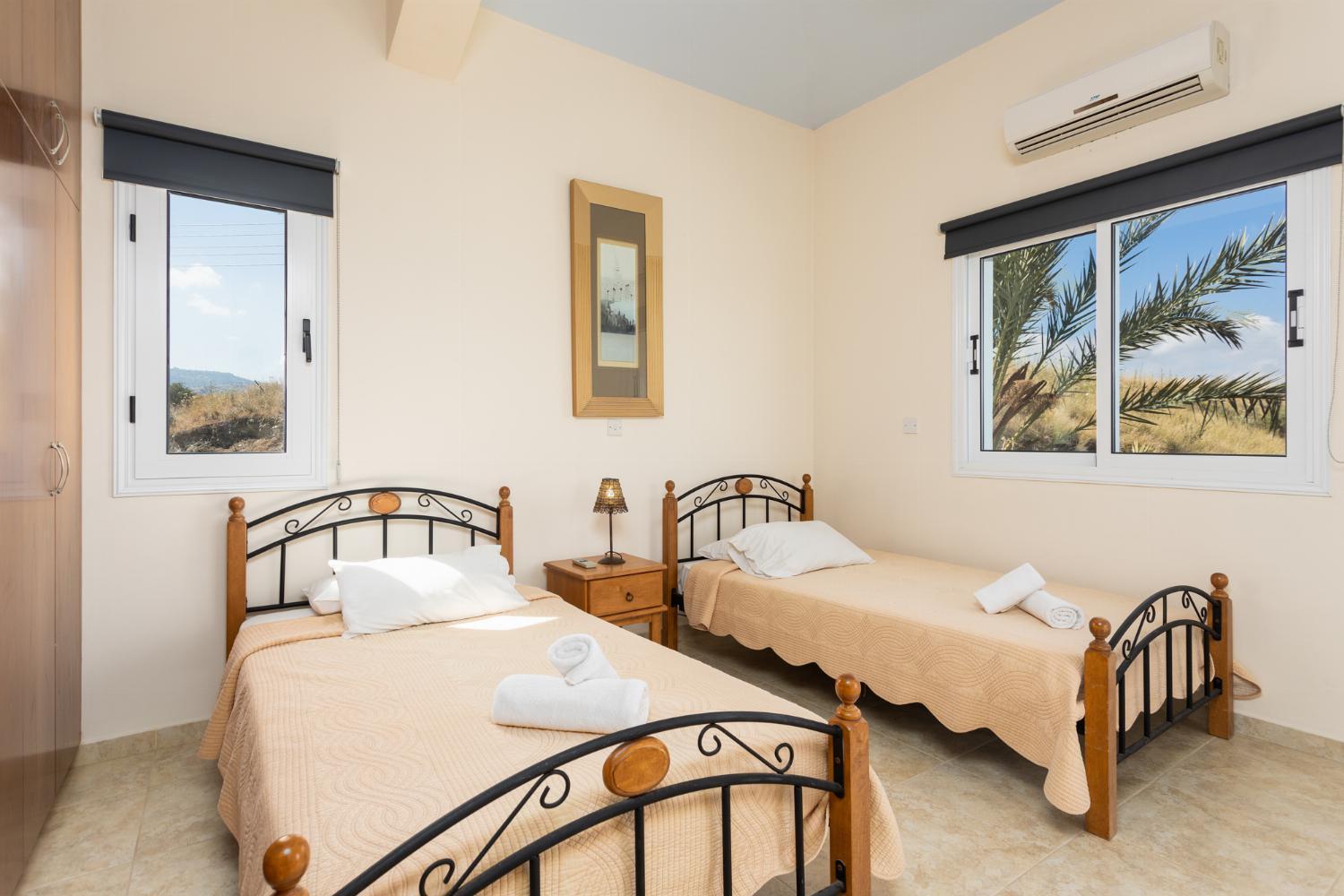 Villa Kleopatra Пафос Экстерьер фото